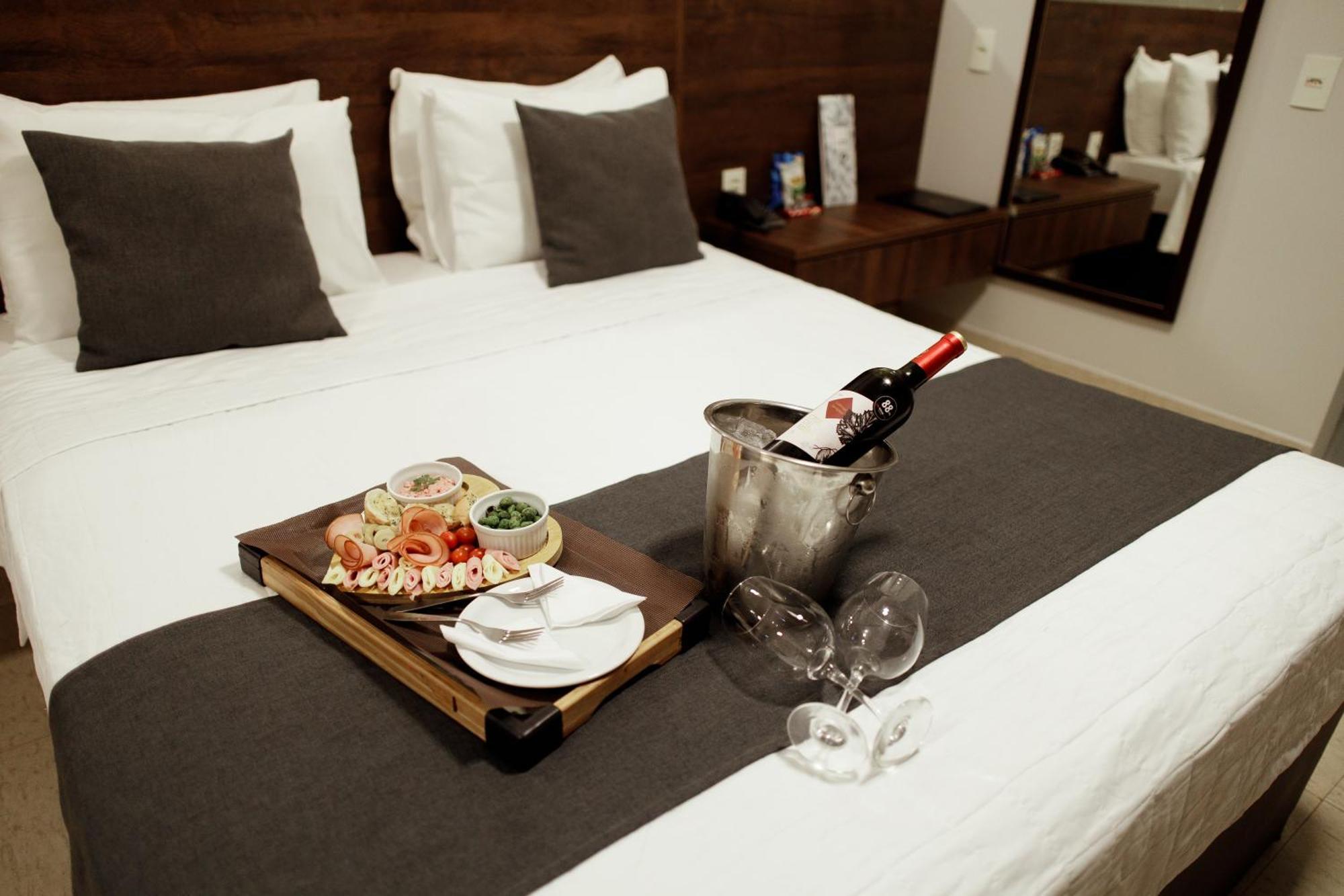Roma Hotel By H Hoteis - Airport Núcleo Bandeirante エクステリア 写真