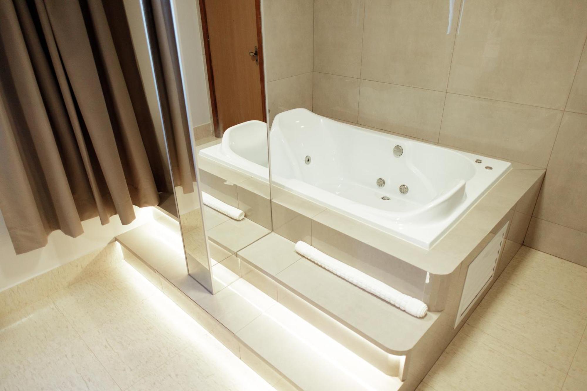 Roma Hotel By H Hoteis - Airport Núcleo Bandeirante エクステリア 写真